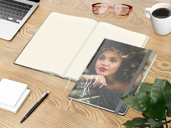 Notizbuch Match-Book Creme Bestseller, A4, Cover-Star, gloss-individuell, silbergrau