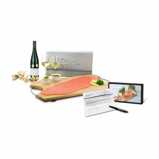 Gutschein in Holzkiste für 300 g rauchzarten Atlantik Gourmet Lachs mit passendem Weißwein (0,75 l), Meerrettich & Senf.