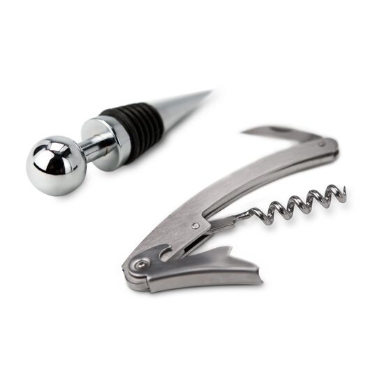 In der hochwertigen, naturfarbenen Geschenkbox erhalten Sie einen Cabernet Sauvignon, ein Weinaccessoire Set sowie Foccacette-Kräcker.