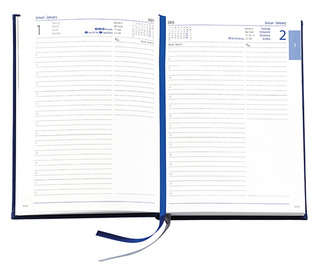 Buchkalender "Daily Chefkalender INT" im Format 14,5 x 20,5 cm, Kalendarium 4-sprachig D/F/I/GB Grau/Blau mit 2 Lesebändern, 416 Seiten Fadenheftung, Eckenperforation, Grafikeinband
