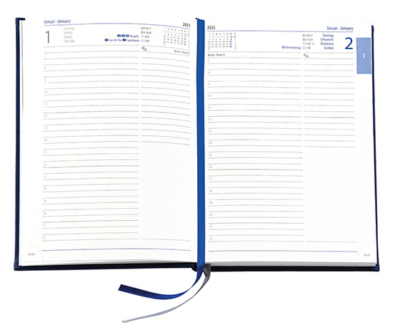 Buchkalender "Daily Chefkalender INT" im Format 14,5 x 20,5 cm, Kalendarium 4-sprachig D/F/I/GB Grau/Blau mit 2 Lesebändern, 416 Seiten Fadenheftung, Eckenperforation, Einband Slinky schwarz